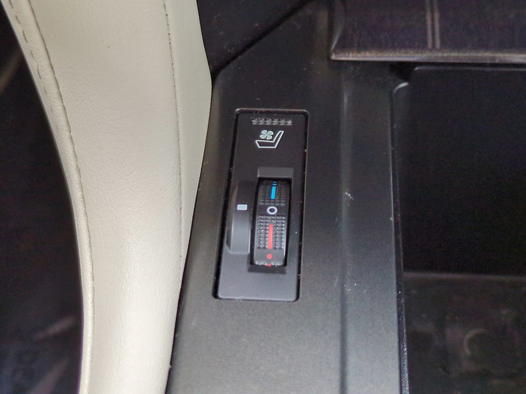 Thumbnail: 2022 Lexus GX - 26