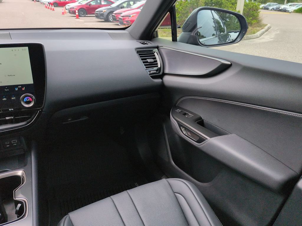 Thumbnail: 2025 Lexus ES - 20