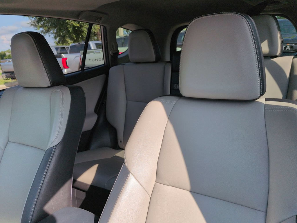 Thumbnail: 2018 Toyota RAV4 - 10