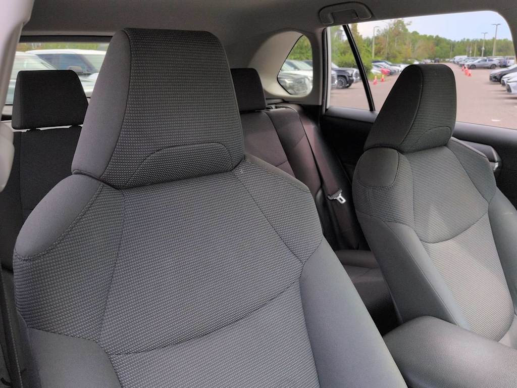 Thumbnail: 2019 Toyota RAV4 - 9
