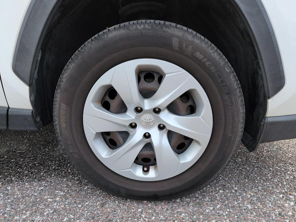 Thumbnail: 2019 Toyota RAV4 - 7