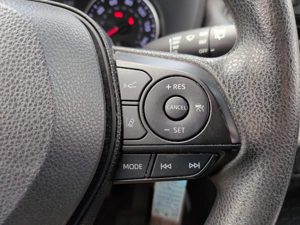Thumbnail: 2019 Toyota RAV4 - 25