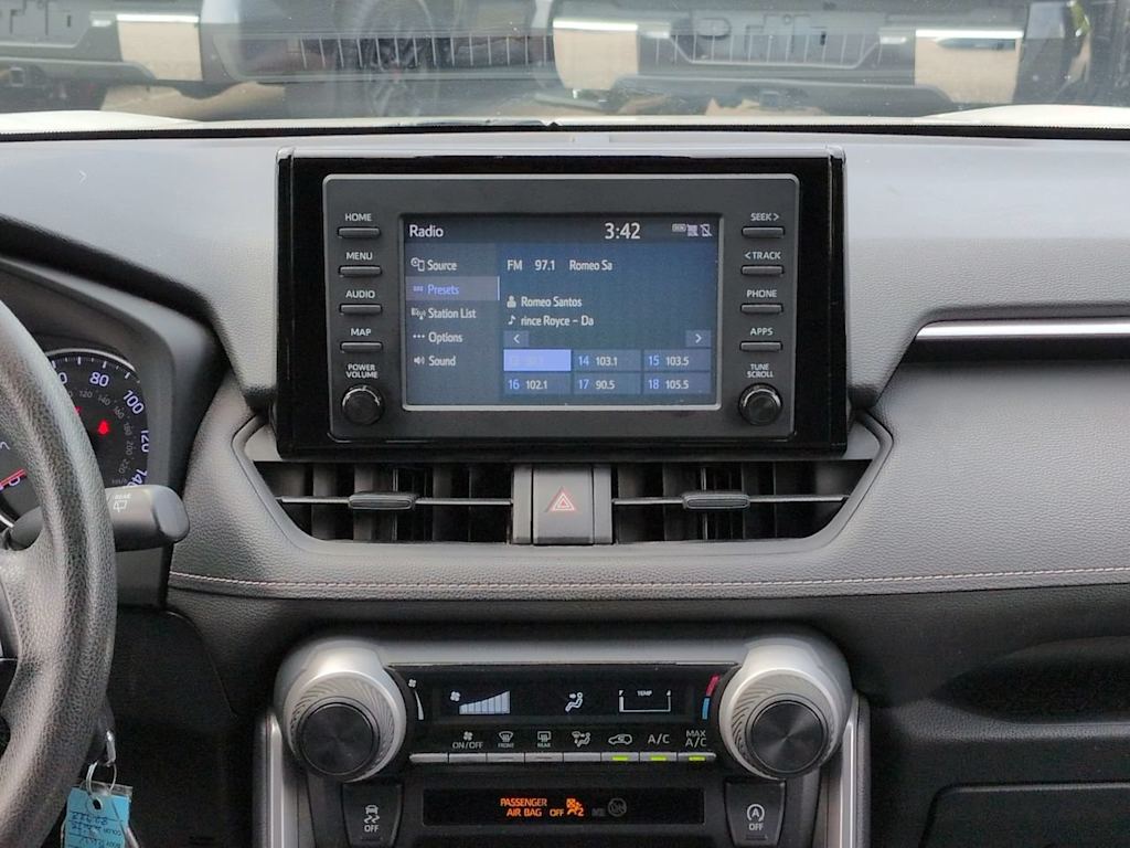 Thumbnail: 2019 Toyota RAV4 - 13