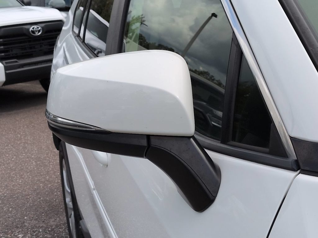 Thumbnail: 2019 Toyota RAV4 - 20