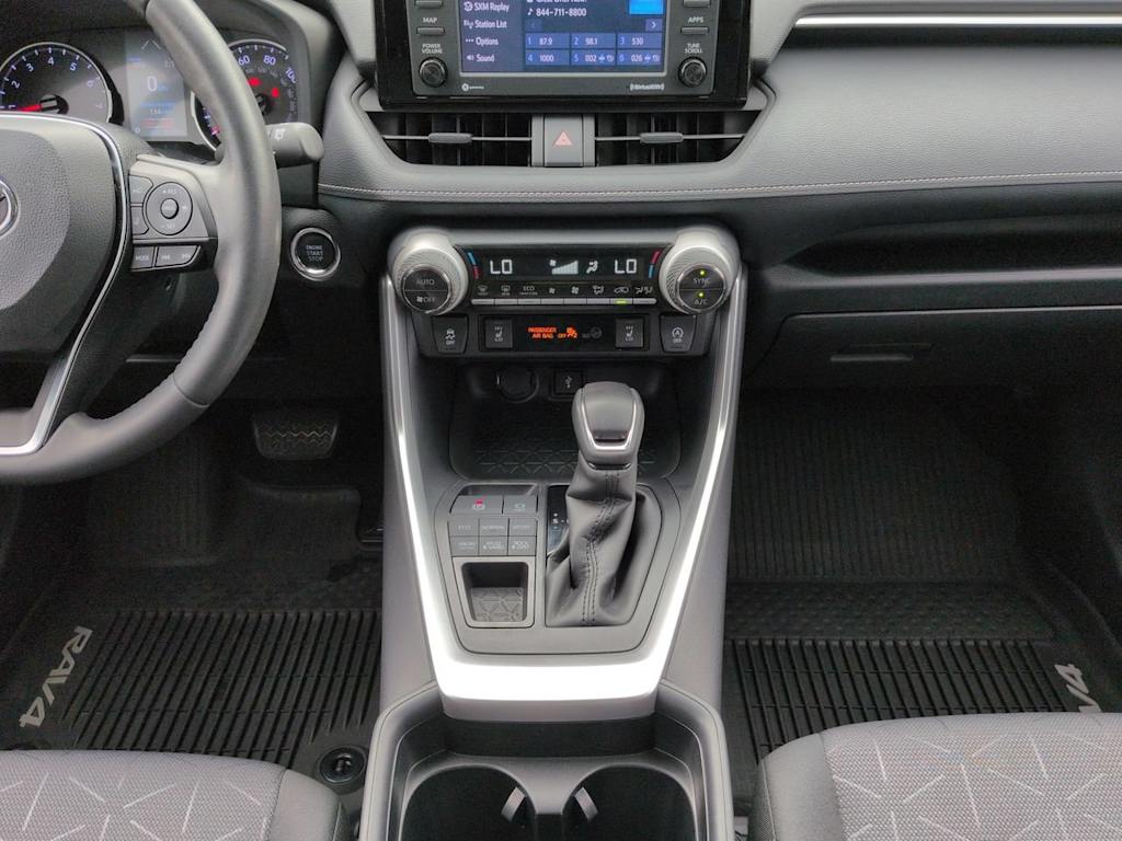 Thumbnail: 2020 Toyota RAV4 - 12