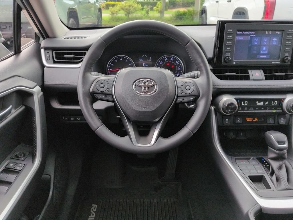 Thumbnail: 2020 Toyota RAV4 - 8