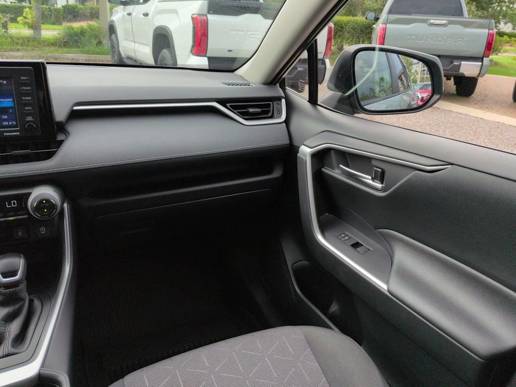 Thumbnail: 2020 Toyota RAV4 - 20