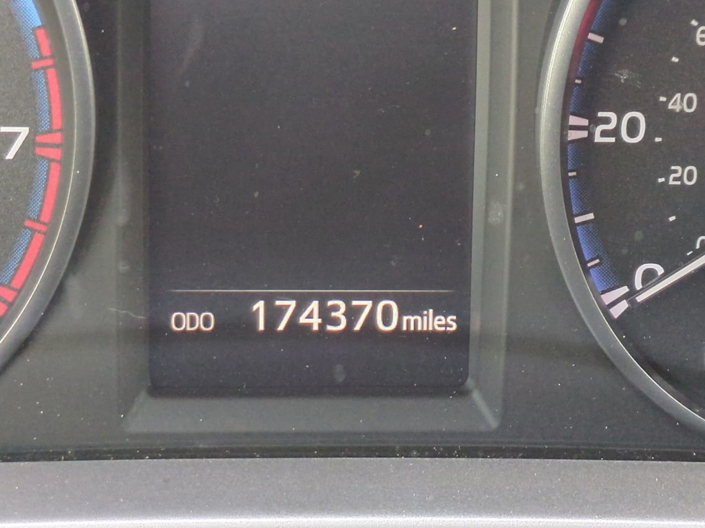 Thumbnail: 2018 Toyota RAV4 - 14