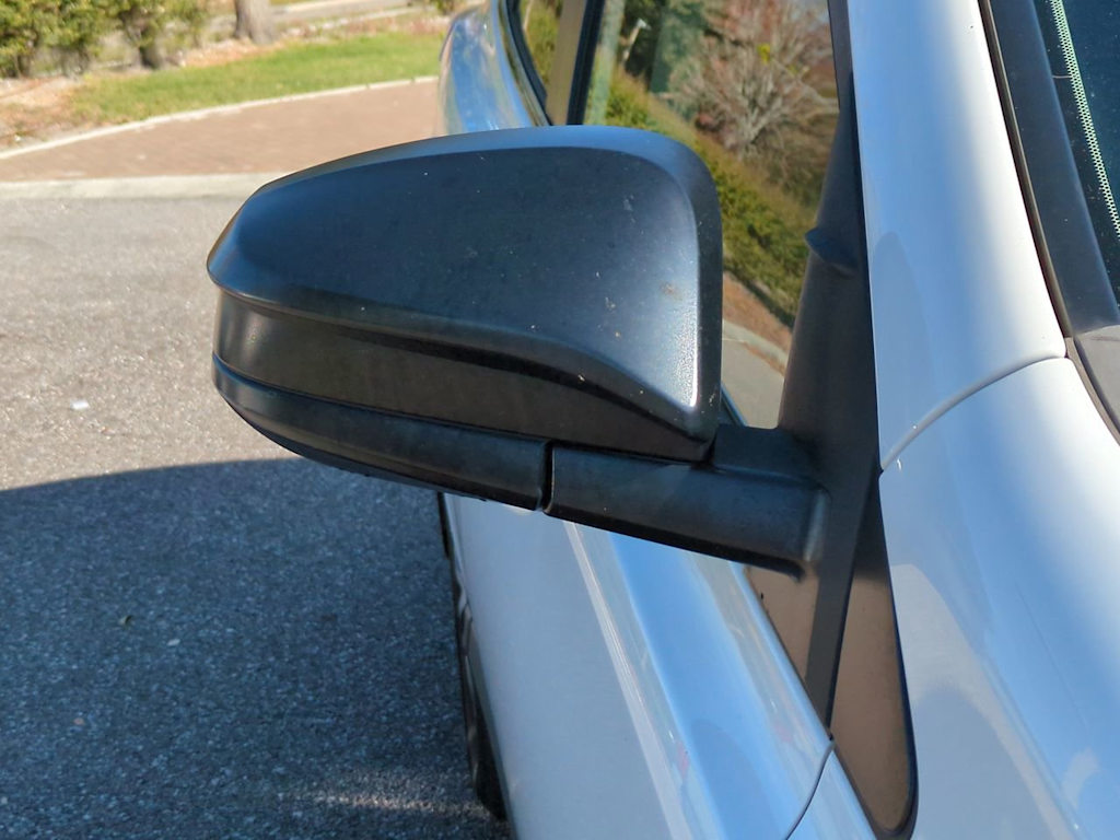 Thumbnail: 2018 Toyota RAV4 - 19