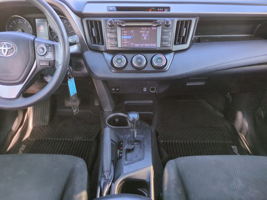 Thumbnail: 2018 Toyota RAV4 - 12