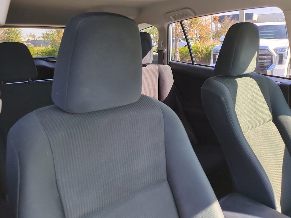 Thumbnail: 2018 Toyota RAV4 - 9