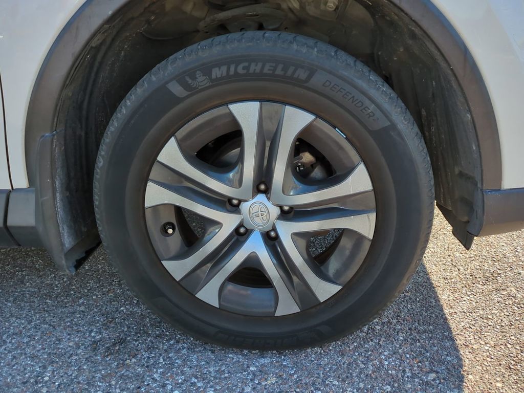 Thumbnail: 2018 Toyota RAV4 - 7