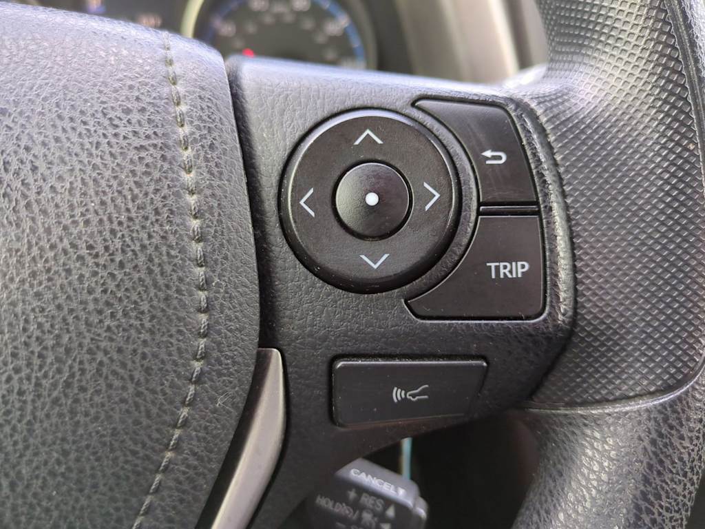 Thumbnail: 2018 Toyota RAV4 - 25