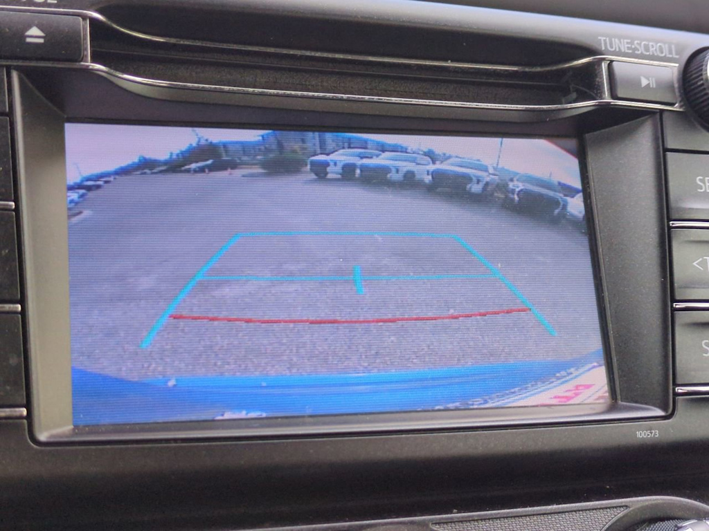 Thumbnail: 2018 Toyota RAV4 - 21