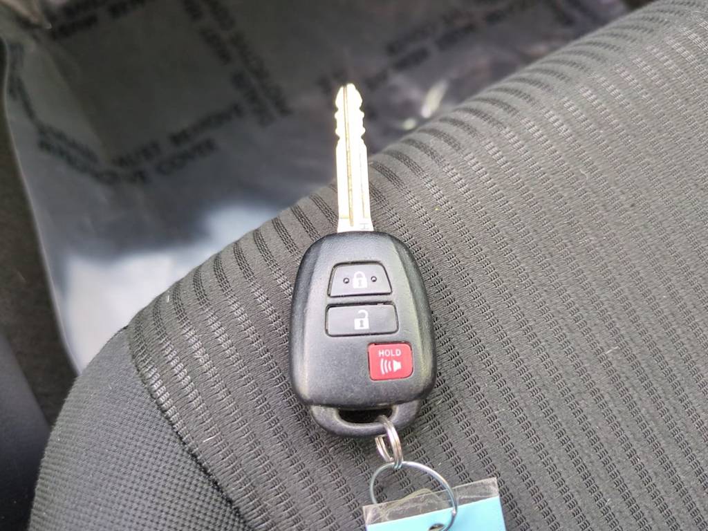 Thumbnail: 2018 Toyota RAV4 - 15