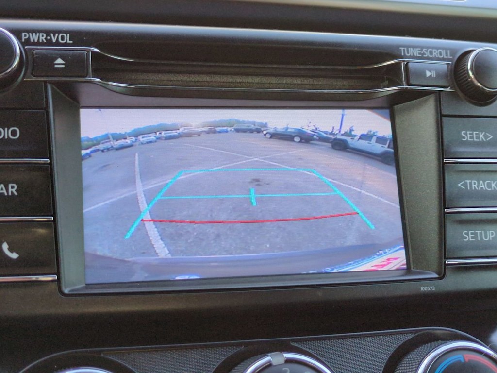 Thumbnail: 2016 Toyota RAV4 - 20