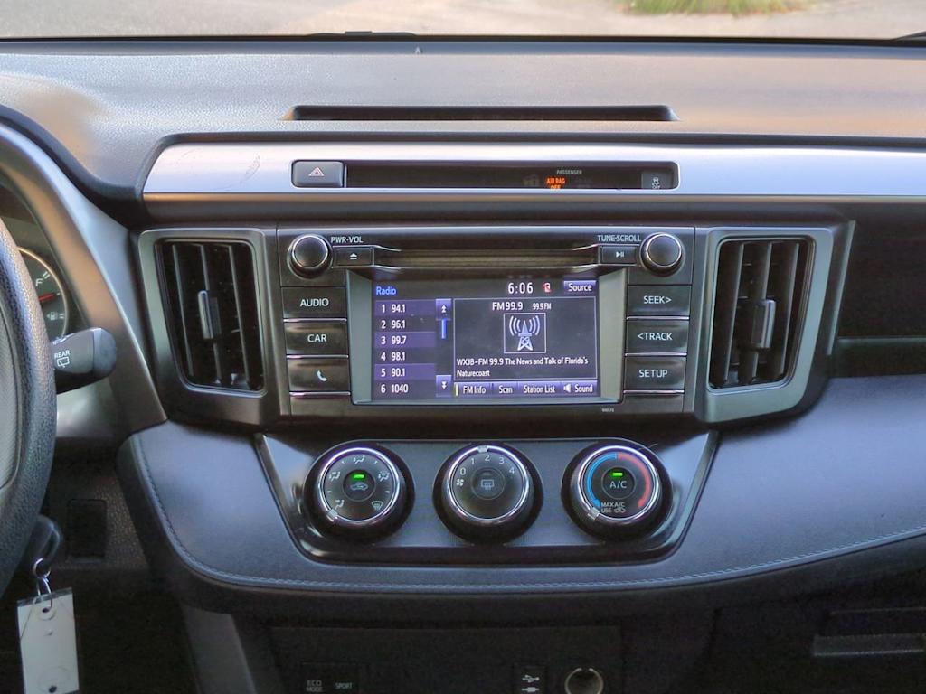 Thumbnail: 2016 Toyota RAV4 - 14