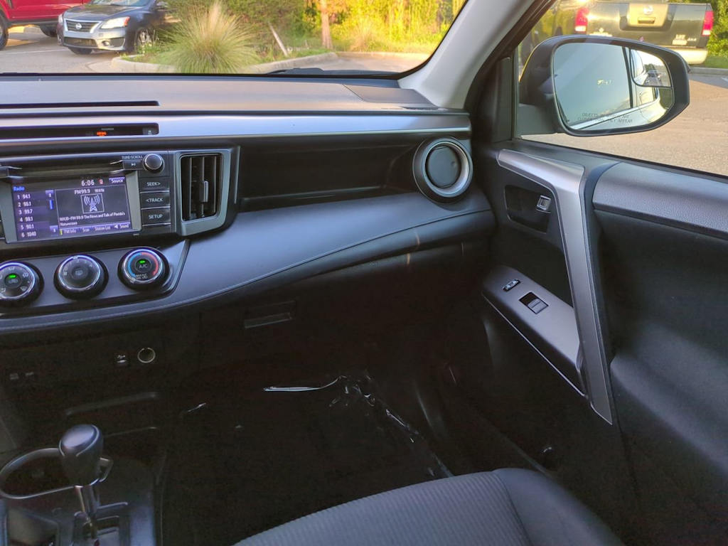 Thumbnail: 2016 Toyota RAV4 - 19