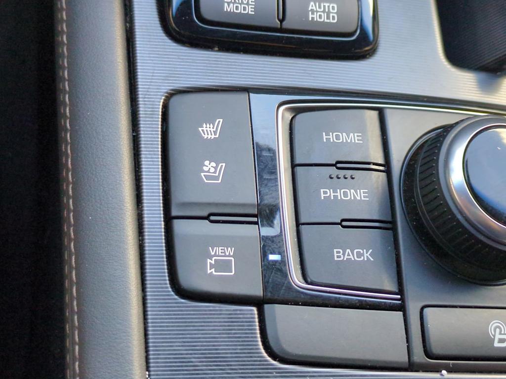 Thumbnail: 2018 Genesis G80 - 23