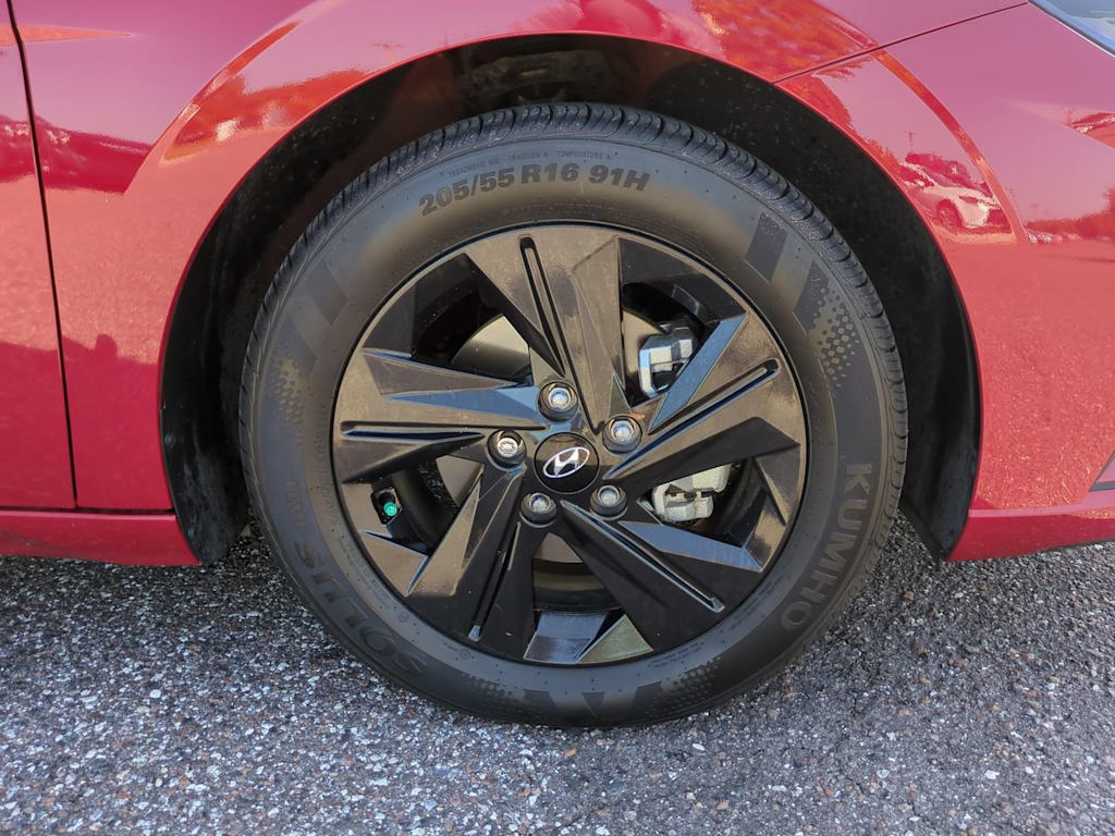 Thumbnail: 2022 Hyundai Elantra - 7