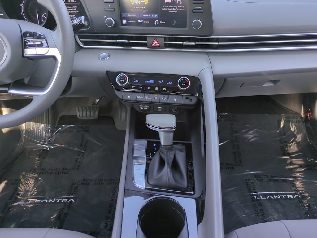 Thumbnail: 2022 Hyundai Elantra - 12