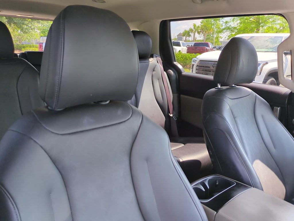 Thumbnail: 2025 Kia Carnival - 10