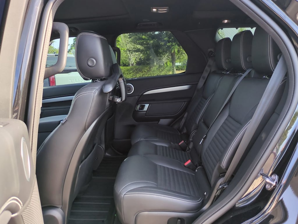 Thumbnail: 2021 Land Rover Discovery - 11