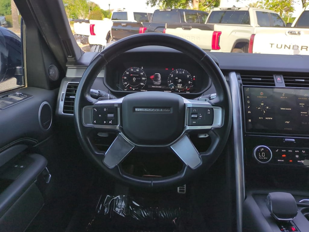 Thumbnail: 2021 Land Rover Discovery - 8