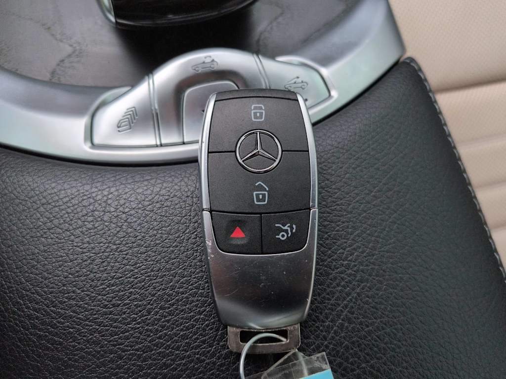 Thumbnail: 2022 Mercedes-Benz C-Class - 14