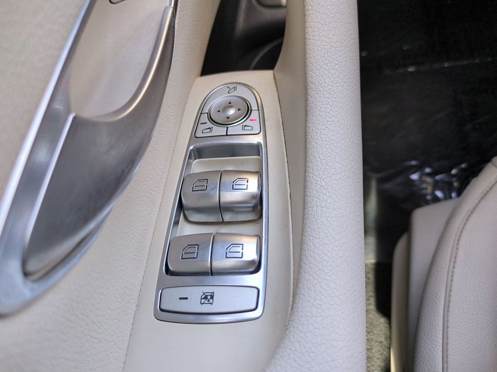 Thumbnail: 2021 Mercedes-Benz E-Class - 26