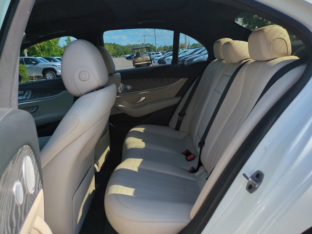 Thumbnail: 2021 Mercedes-Benz E-Class - 12
