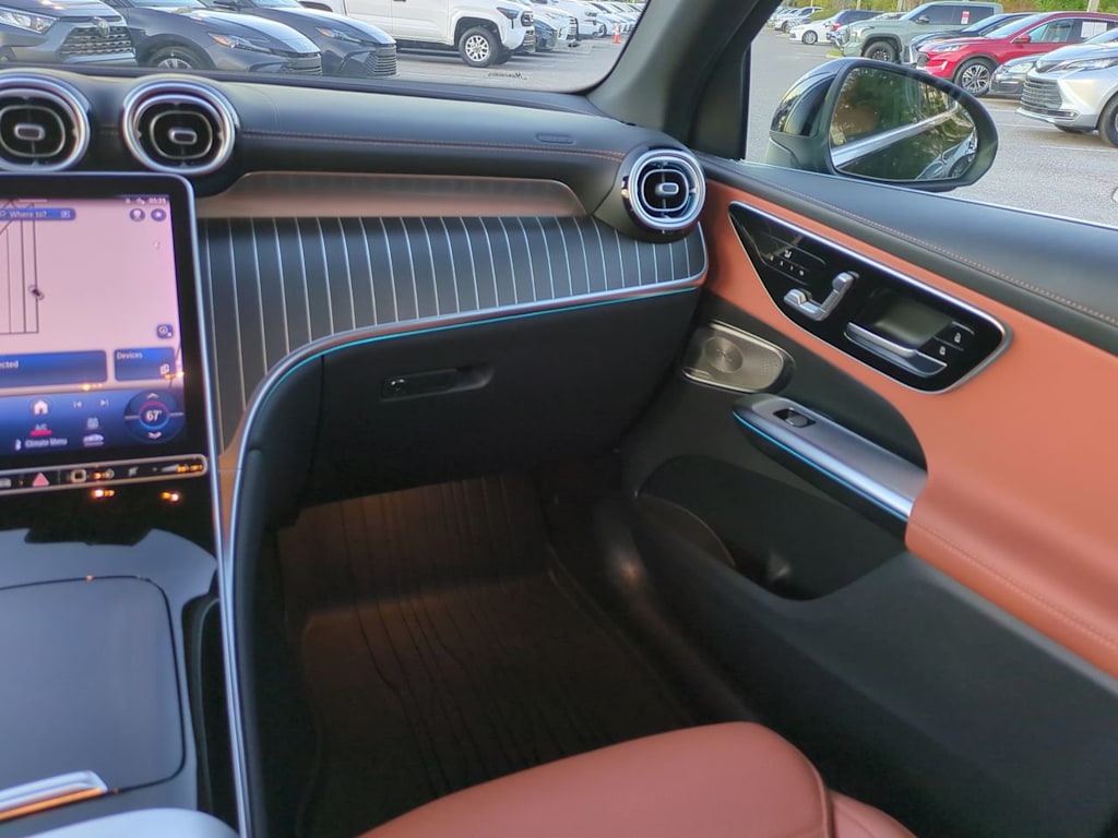 Thumbnail: 2023 Mercedes-Benz GLC - 20