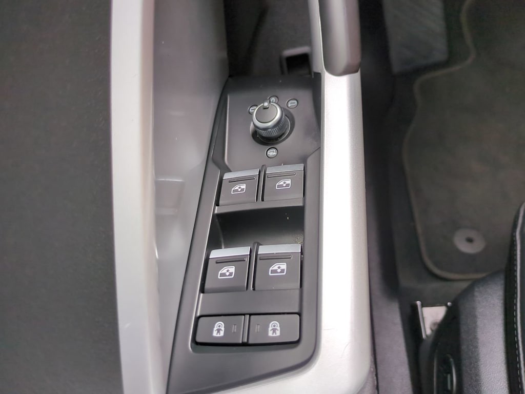 Thumbnail: 2025 Audi Q3 - 24