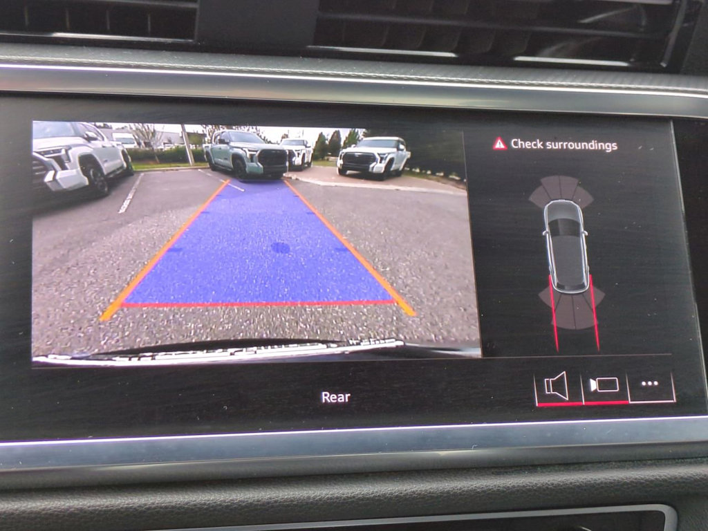 Thumbnail: 2025 Audi Q3 - 21