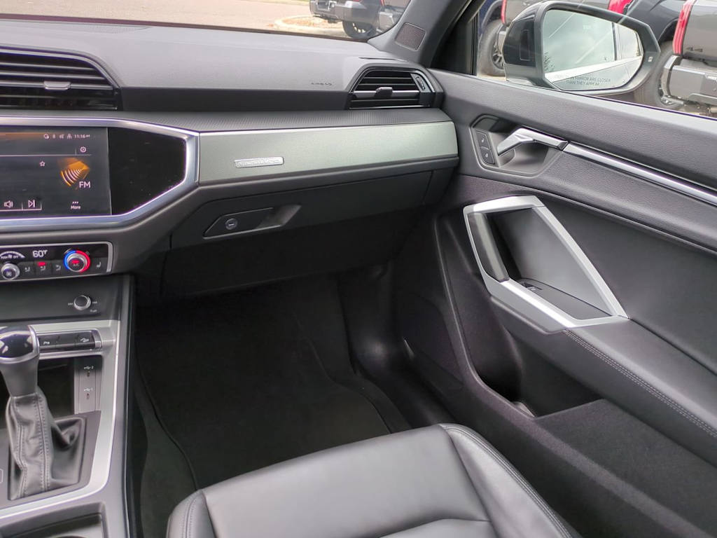 Thumbnail: 2025 Audi Q3 - 20