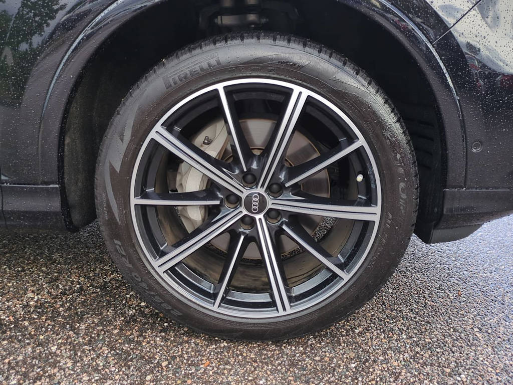 Thumbnail: 2021 Audi Q7 - 7