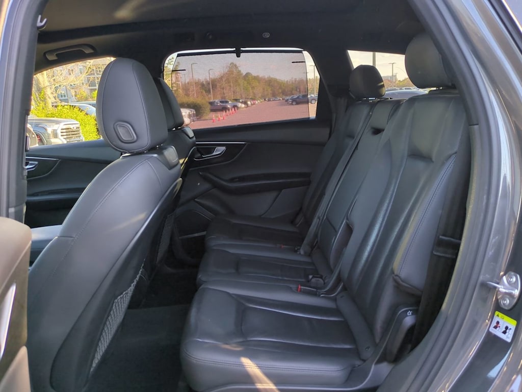 Thumbnail: 2021 Audi Q7 - 11