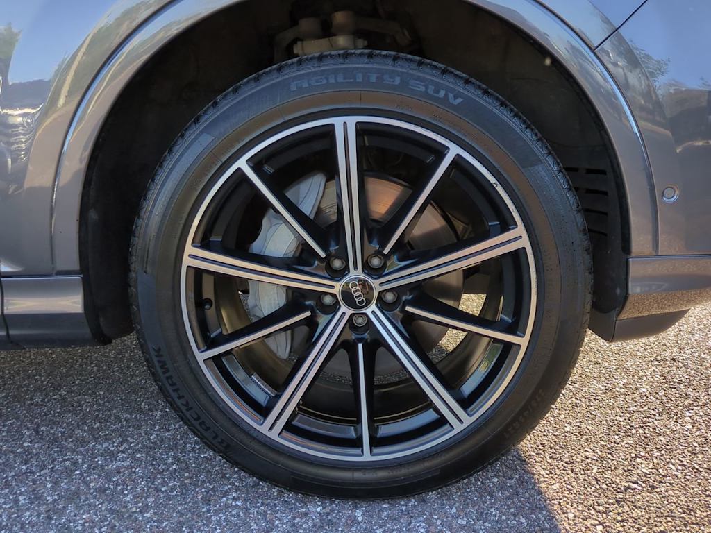 Thumbnail: 2021 Audi Q7 - 7