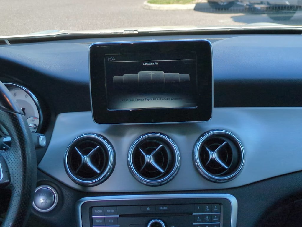 Thumbnail: 2016 Mercedes-Benz GLA - 12