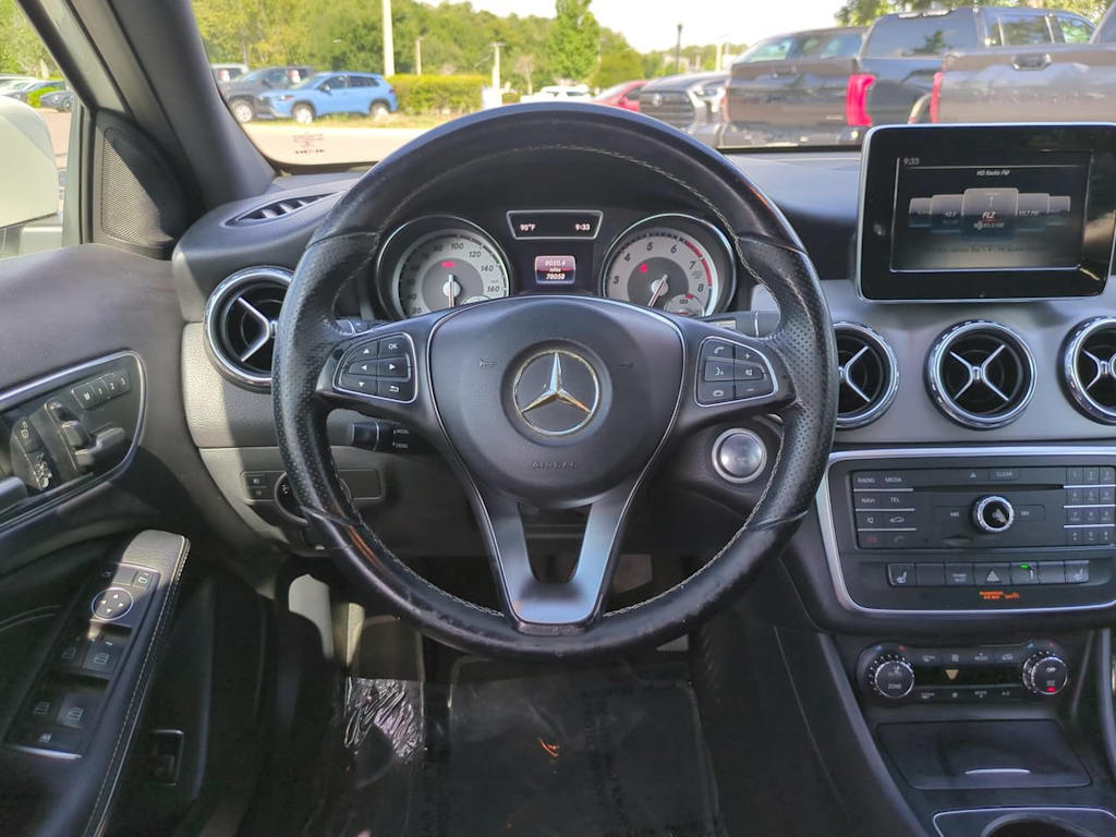 Thumbnail: 2016 Mercedes-Benz GLA - 8