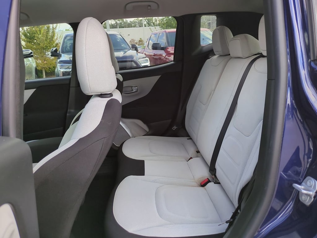 Thumbnail: 2018 Jeep Renegade - 11