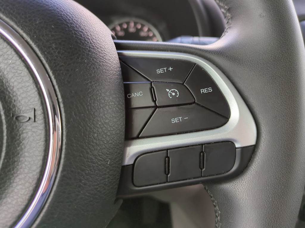 Thumbnail: 2018 Jeep Renegade - 24