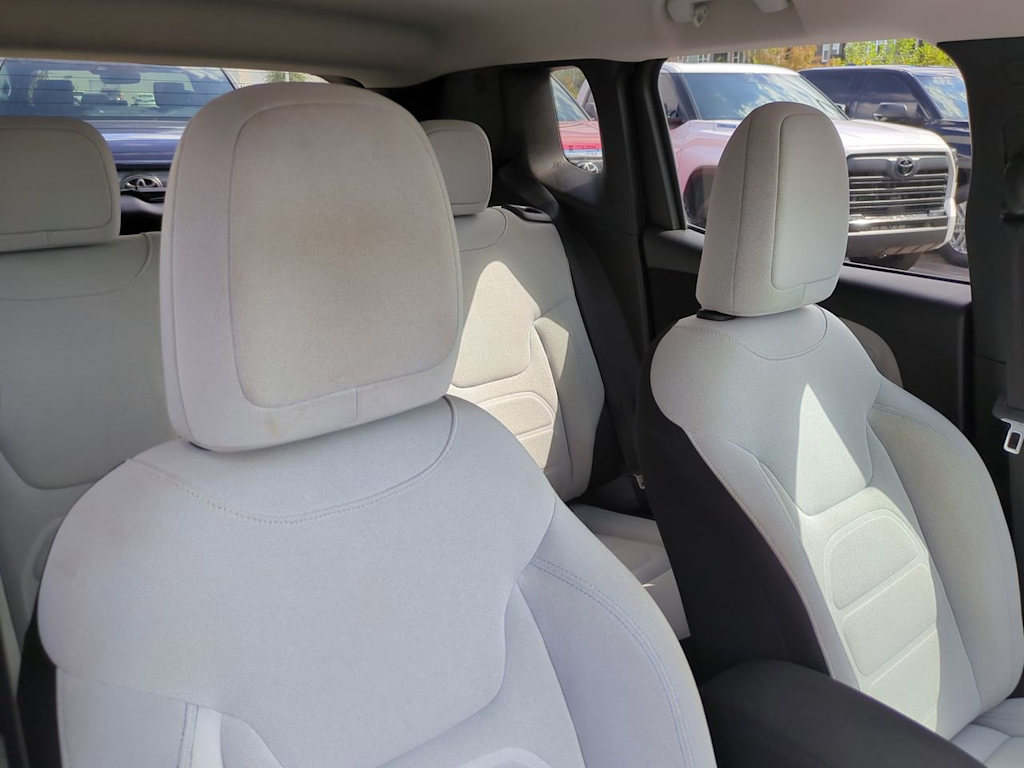 Thumbnail: 2018 Jeep Renegade - 9