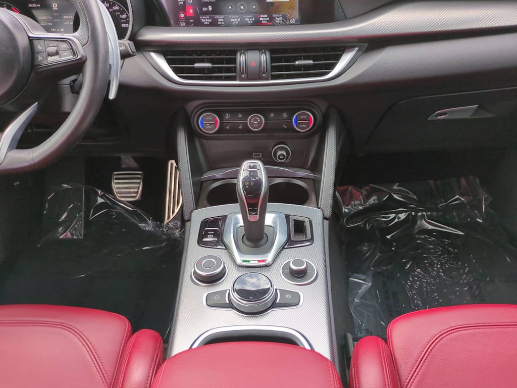 Thumbnail: 2022 Alfa Romeo Stelvio - 14