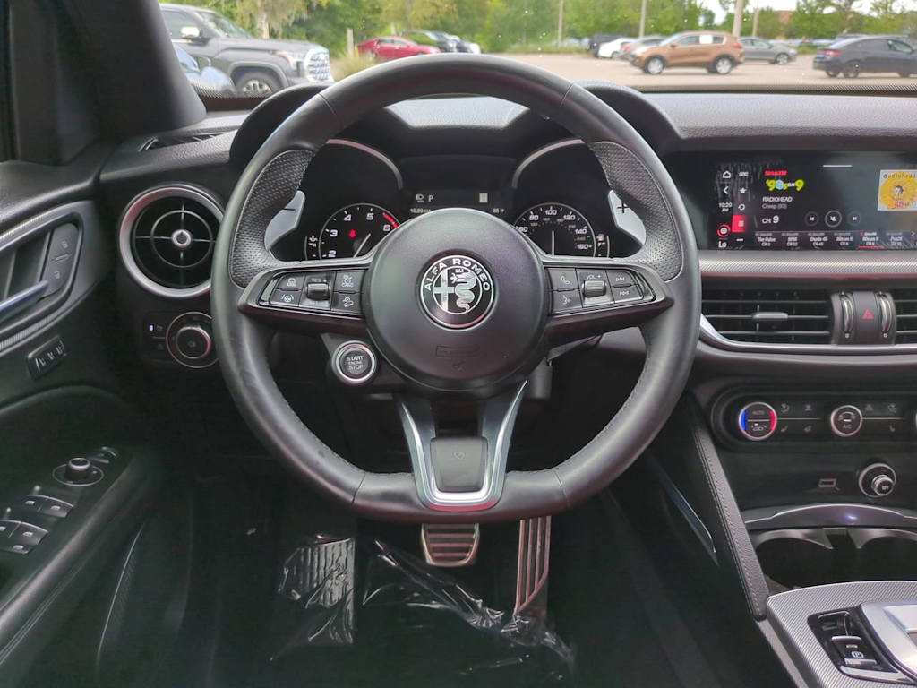 Thumbnail: 2022 Alfa Romeo Stelvio - 8