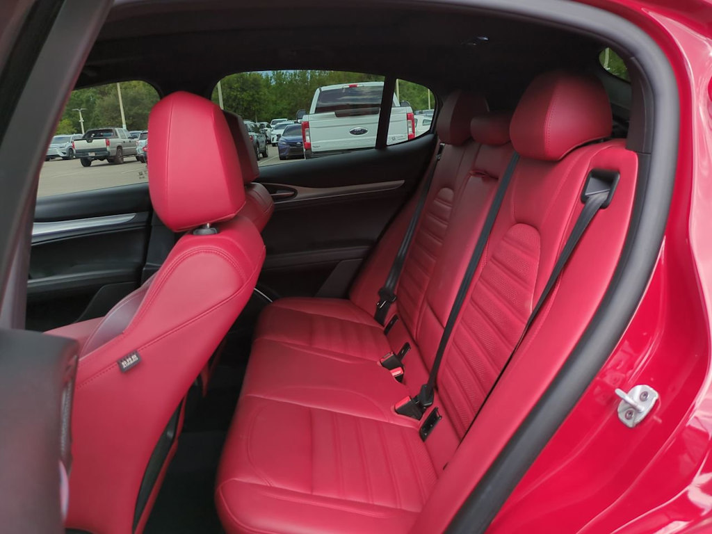 Thumbnail: 2022 Alfa Romeo Stelvio - 11