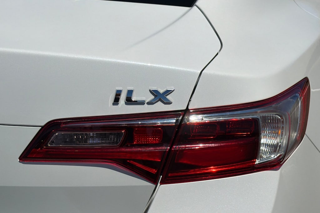 Thumbnail: 2016 Acura ILX - 32