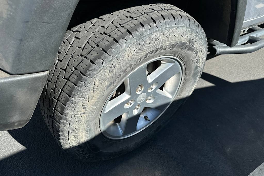Thumbnail: 2015 Jeep Wrangler - 16