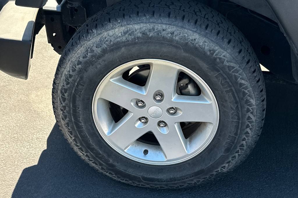 Thumbnail: 2015 Jeep Wrangler - 22
