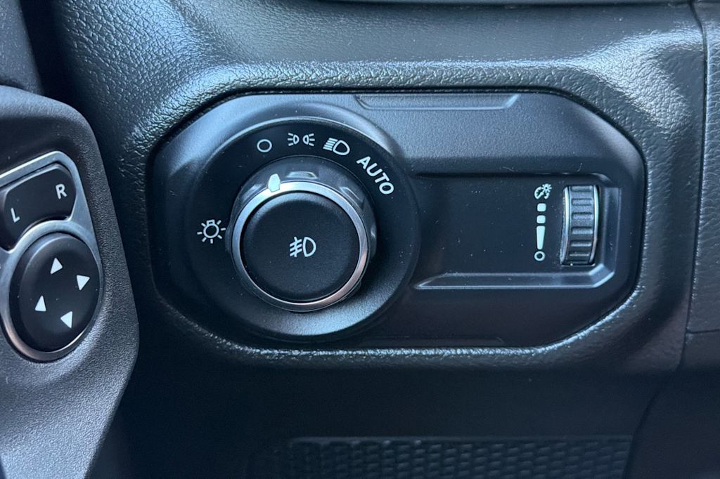 Thumbnail: 2023 Jeep Wrangler - 33